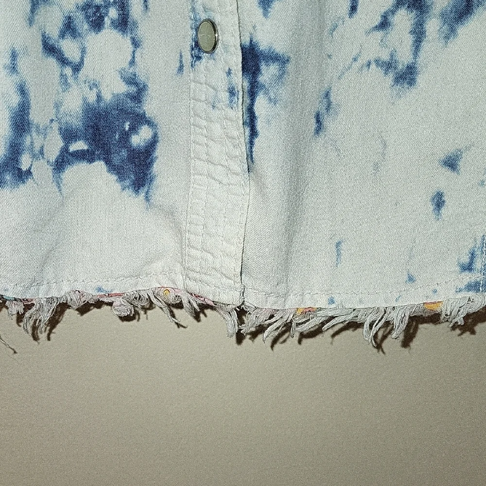 Micheal Ryan Embroidered Tie-Dye Denim Shirt  With Pearl Snaps- L - Picture 6 of 10